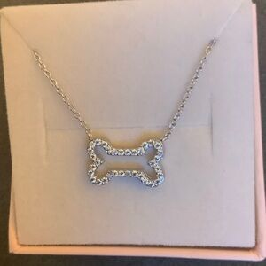 CHOLE & LOIS Elegant Silver Dog Bone Necklace